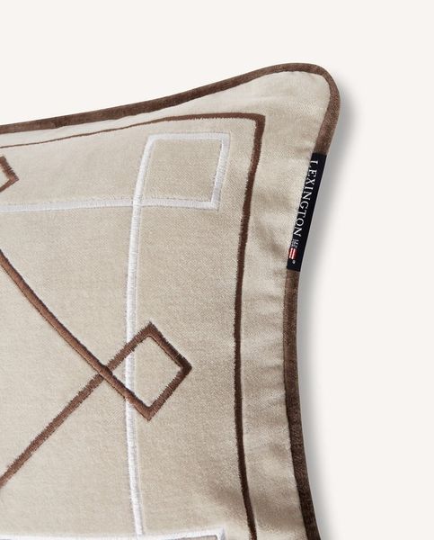 Grafisk brodert pute i fløyel 30 x 50 cm